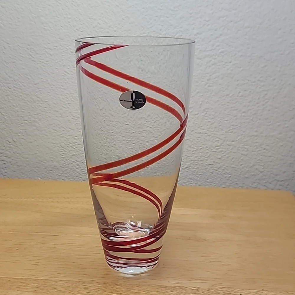 Mouth Blown Double Red Swirline Hand Blown Glass Vase